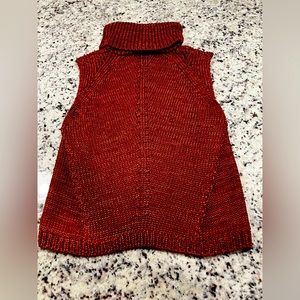 White House Black Market Sleeves Sweater
Size Small Preowned